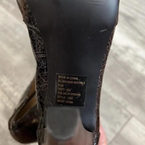 BAKERS Distressed Heels Size 5.5 - Picture 5 of 5